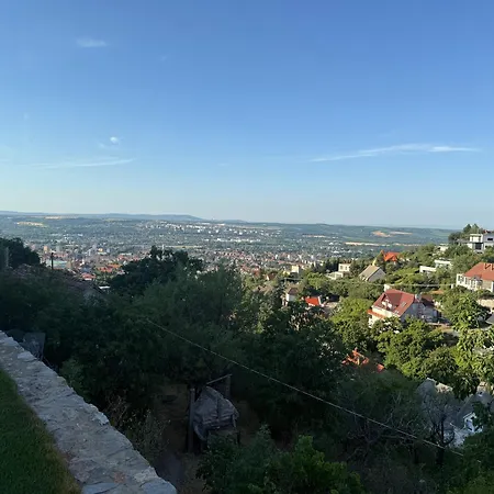 Casa de Férias Brand New House With Beautiful View Pécs